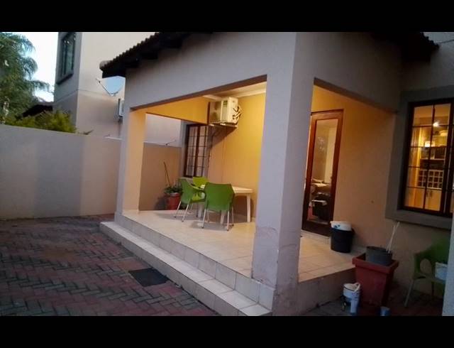 3 BEDROOM TOWNHOUSE FOR SALE IN THERESAPARK